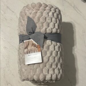 Better Homes And Gardens Textured Tan Throw Blanket